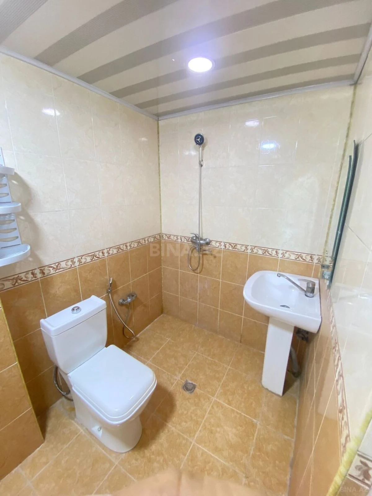 Kirayə verilir 2 otaqlı mənzil 80 m²