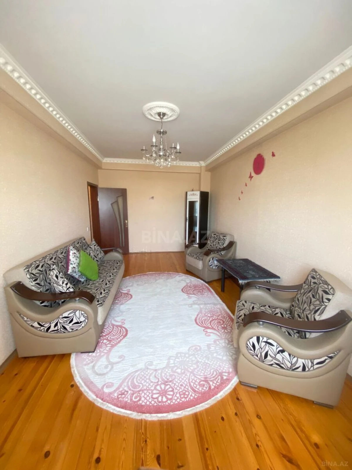 Kirayə verilir 2 otaqlı mənzil 80 m²
