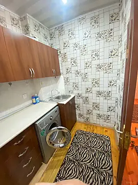 Kirayə verilir 2 otaqlı mənzil 80 m²