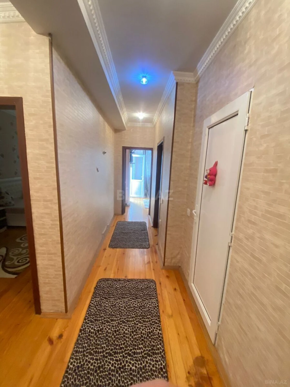 Kirayə verilir 2 otaqlı mənzil 80 m²