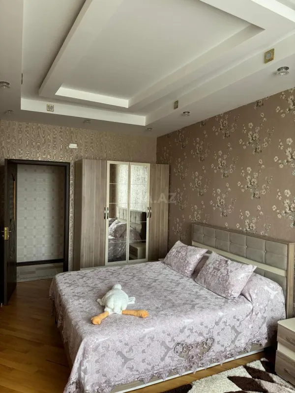 Satılır 3 otaqlı mənzil 120 m²