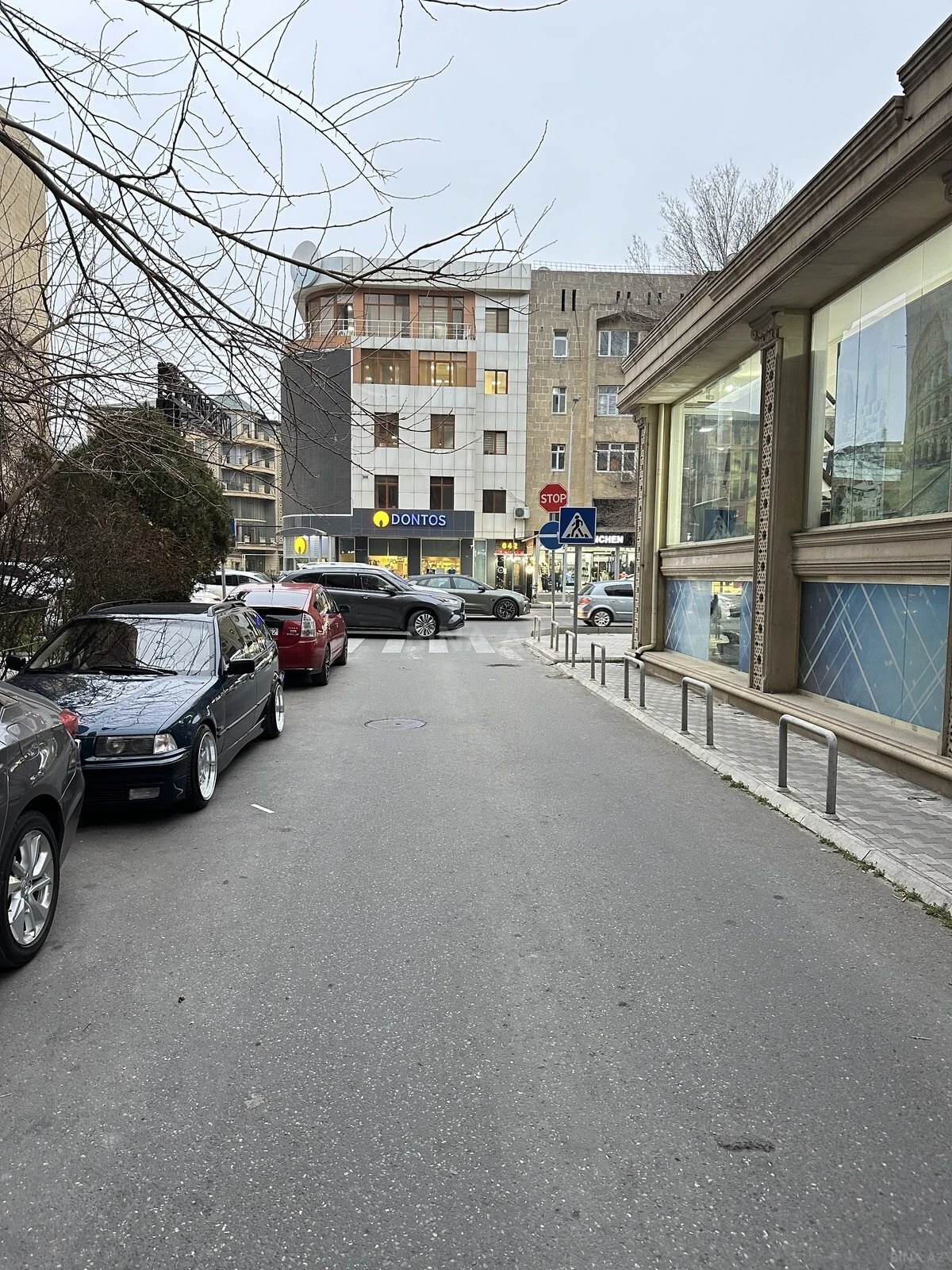 Kirayə verilir 4 otaqlı mənzil 230 m²