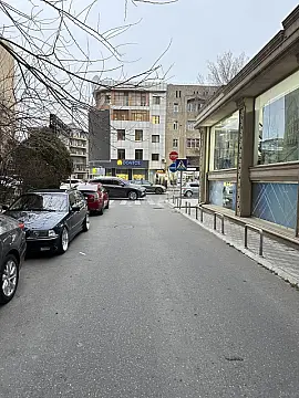 Kirayə verilir 4 otaqlı mənzil 230 m²