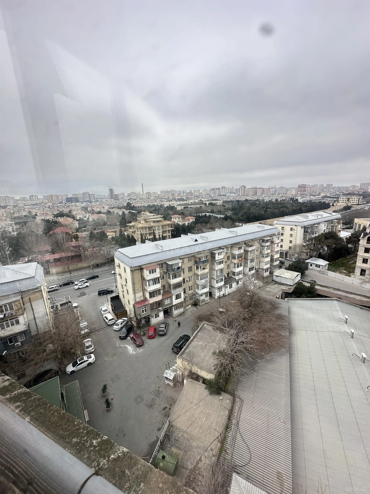 Kirayə verilir 4 otaqlı mənzil 230 m²