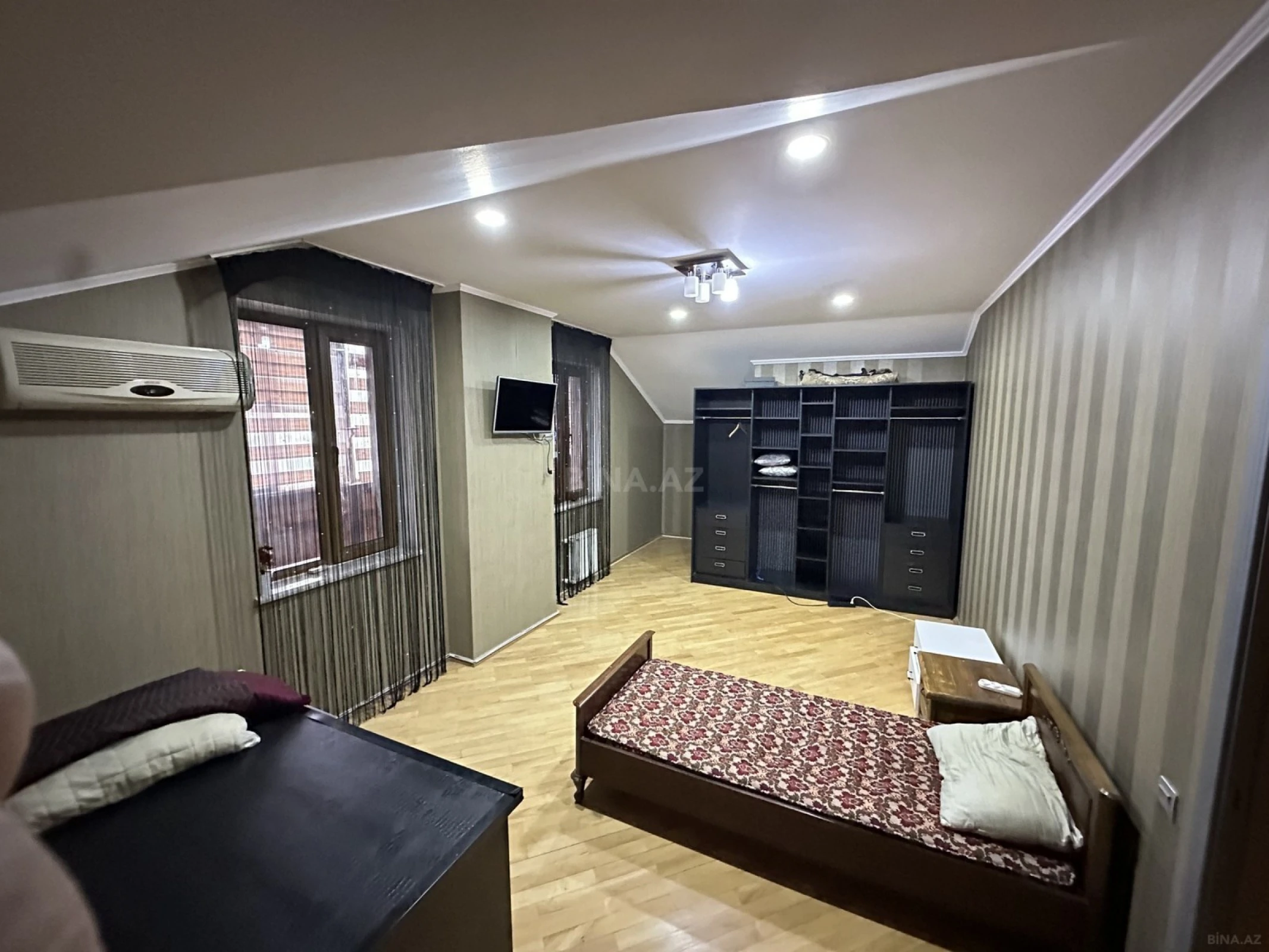Kirayə verilir 4 otaqlı mənzil 230 m²