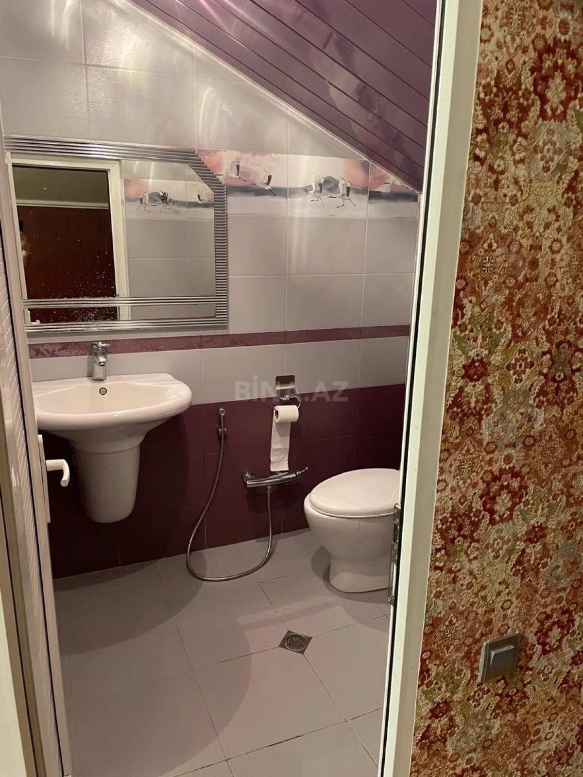 Kirayə verilir 4 otaqlı mənzil 230 m²