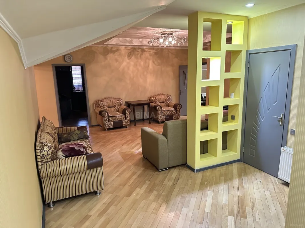 Kirayə verilir 4 otaqlı mənzil 230 m²