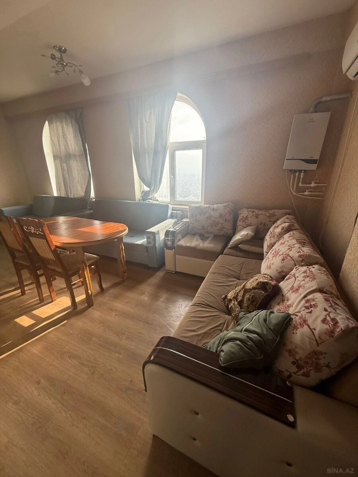 Kirayə verilir 2 otaqlı mənzil 70 m²