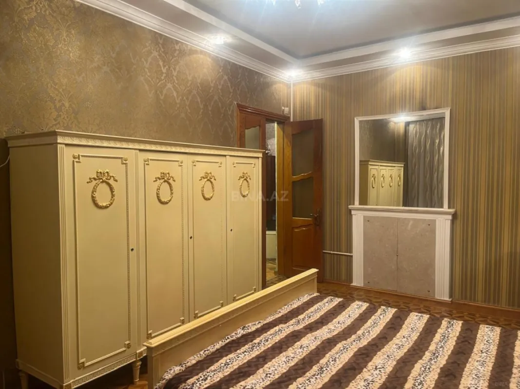 Satılır 3 otaqlı mənzil 120 m²