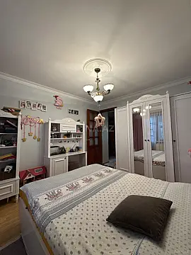 Satılır 4 otaqlı mənzil 113 m²