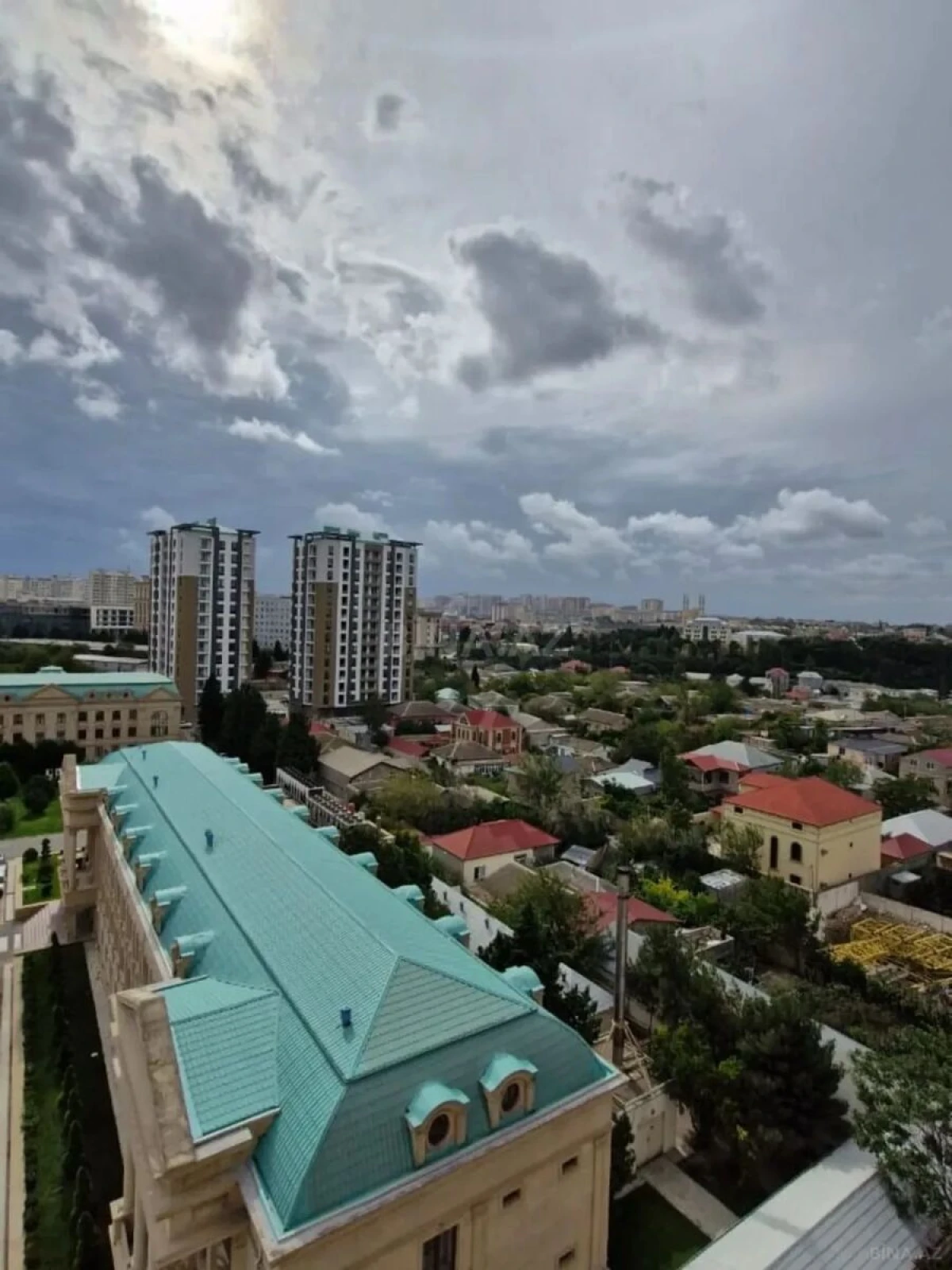 Satılır 2 otaqlı mənzil 69 m²