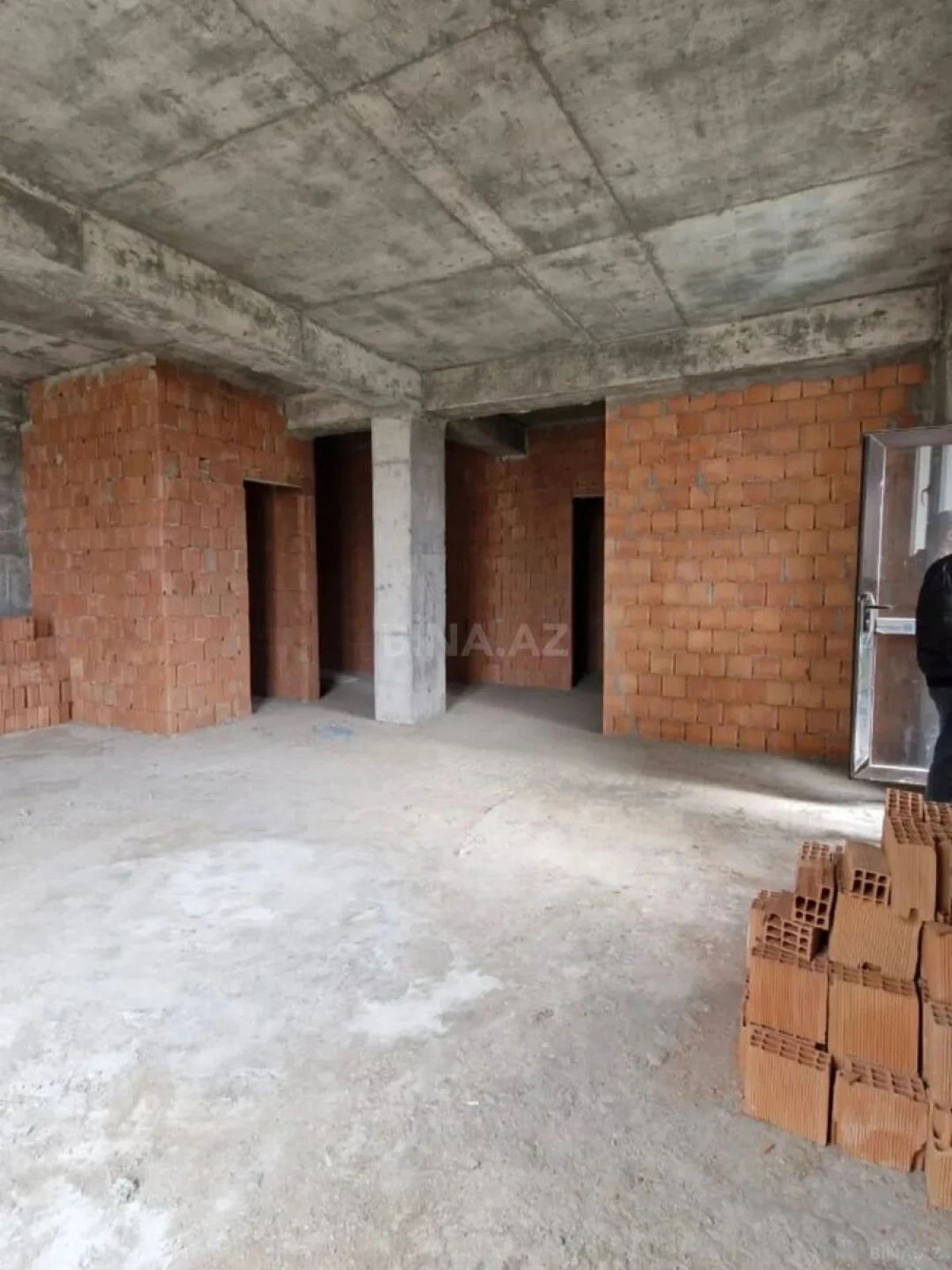 Satılır 2 otaqlı mənzil 69 m²