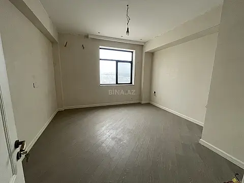 Satılır 5 otaqlı mənzil 240 m²