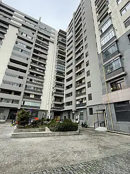 Satılır 5 otaqlı mənzil 240 m² — Bakı, Badamdar 5 otaq 240.00 m²