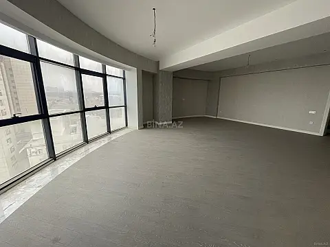 Satılır 5 otaqlı mənzil 240 m²