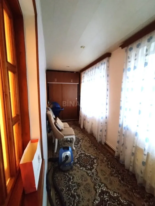 Kirayə verilir 4 otaqlı mənzil 155 m²