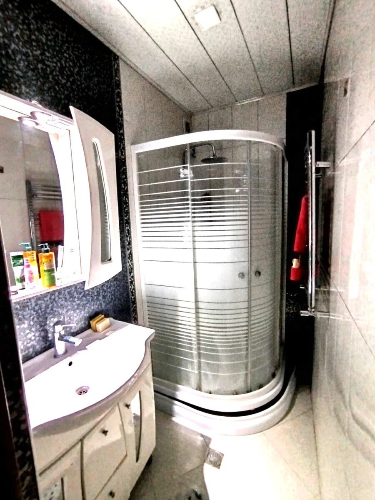 Kirayə verilir 4 otaqlı mənzil 155 m²