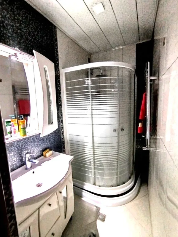 Kirayə verilir 4 otaqlı mənzil 155 m²