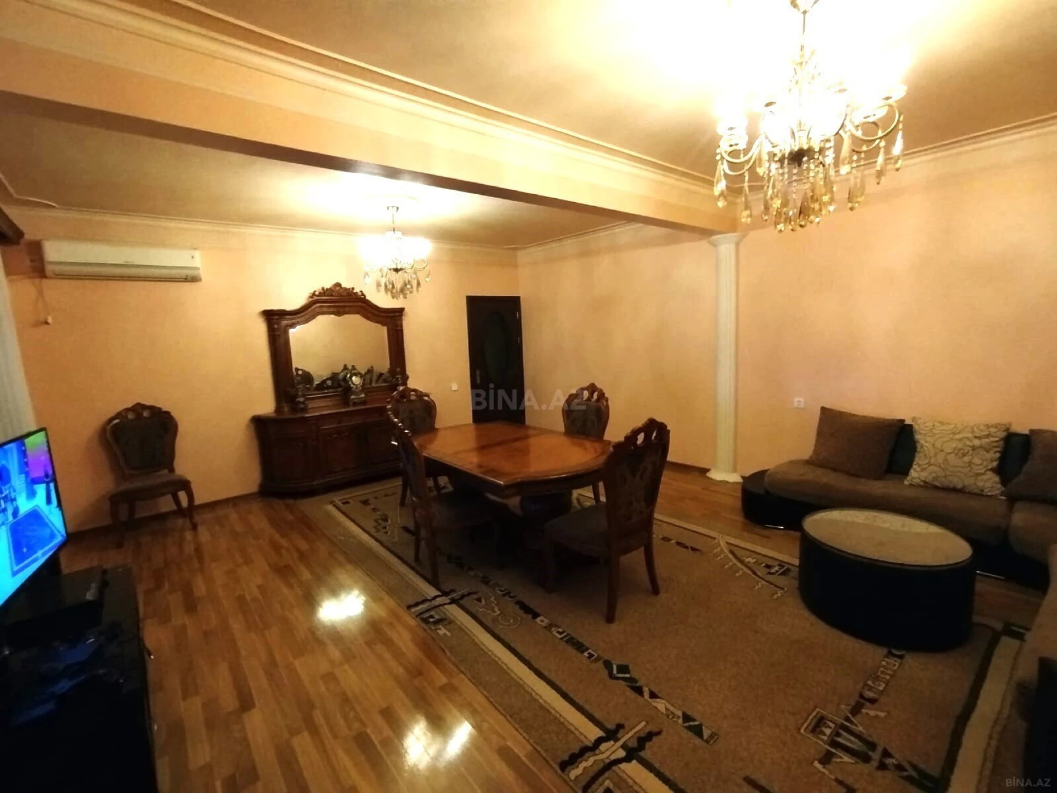 Kirayə verilir 4 otaqlı mənzil 155 m²