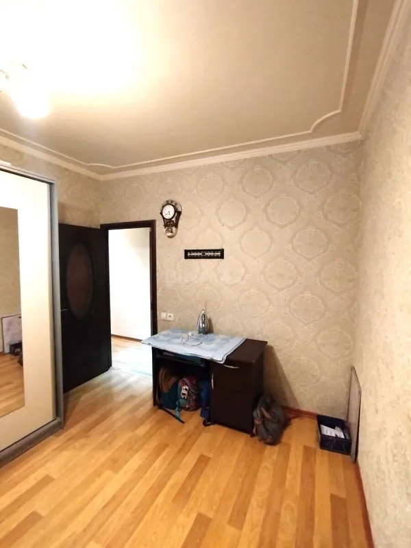 Kirayə verilir 4 otaqlı mənzil 155 m²