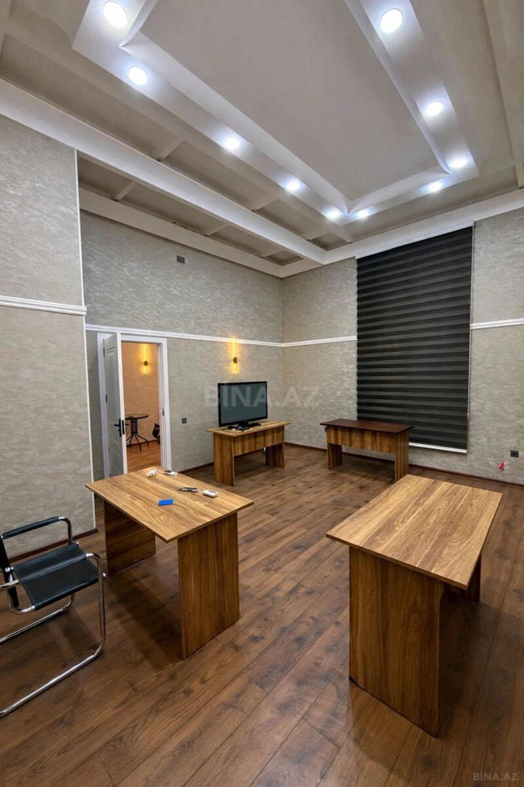 Kirayə verilir 2 otaqlı ofis 90 m²