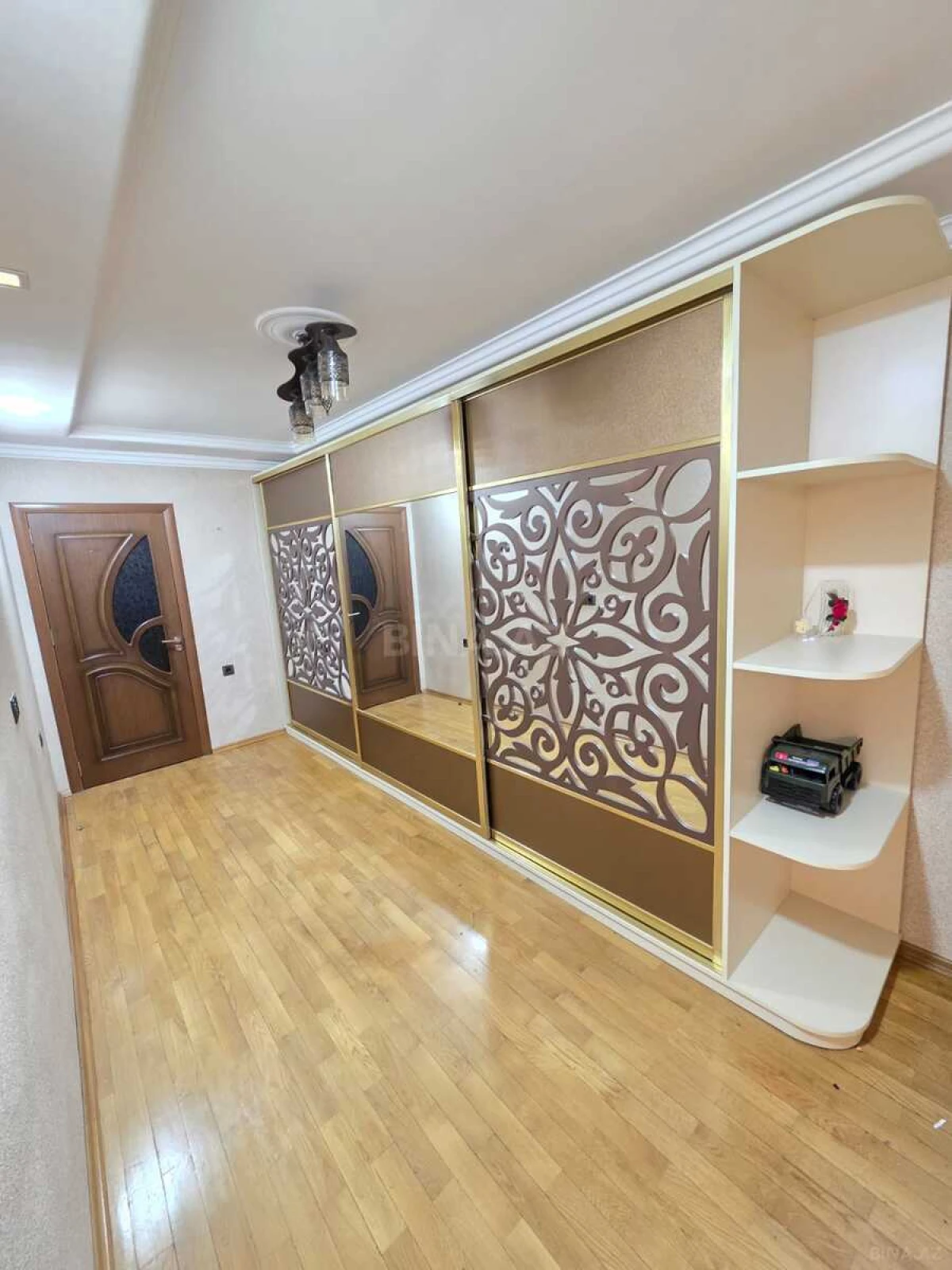 Kirayə verilir 3 otaqlı mənzil 115 m²