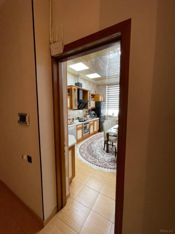 Satılır 3 otaqlı mənzil 141 m²