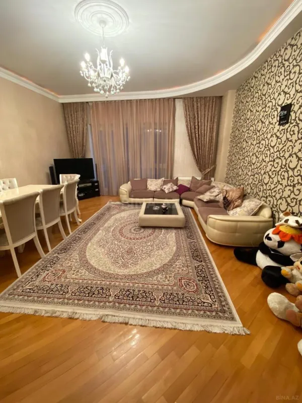 Satılır 3 otaqlı mənzil 141 m²