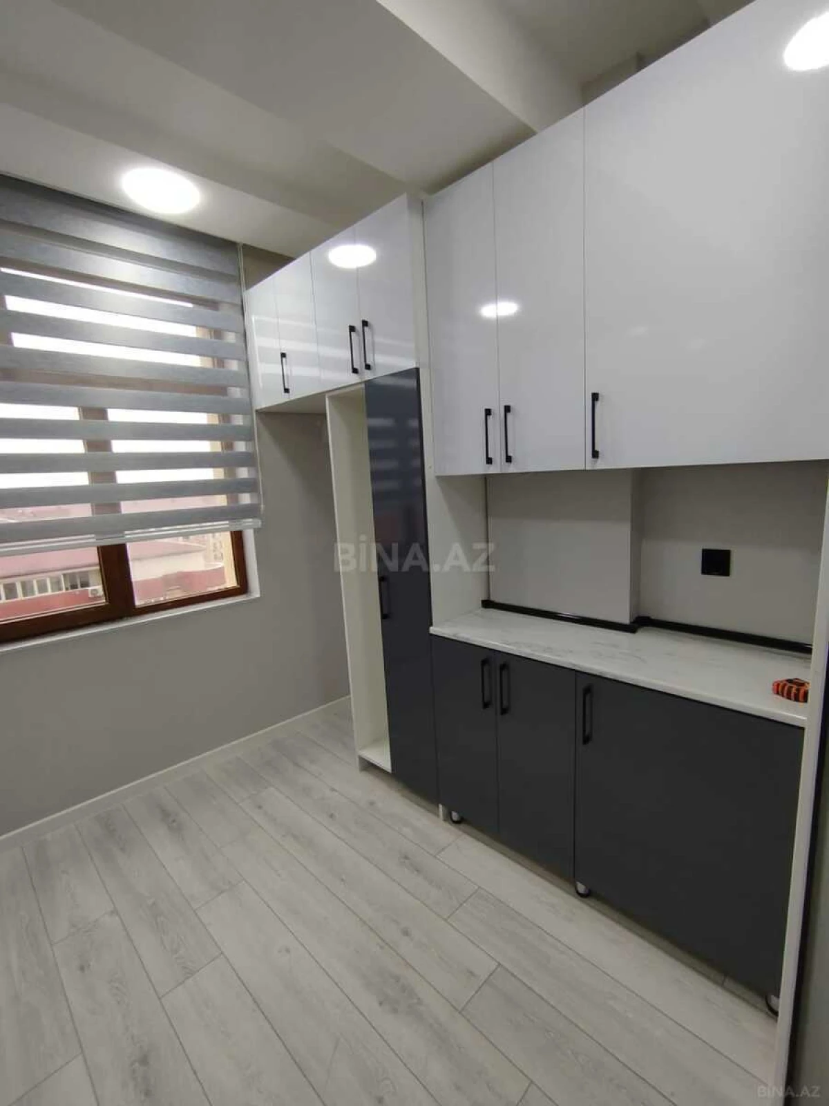Satılır 3 otaqlı mənzil 97 m²