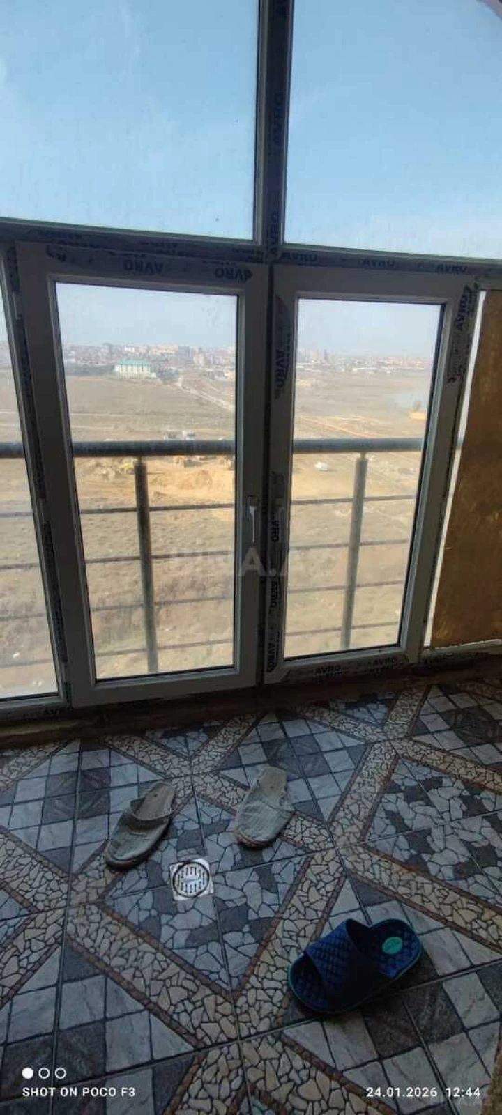 Satılır 2 otaqlı mənzil 74 m²