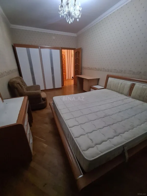 Kirayə verilir 2 otaqlı mənzil 85 m²