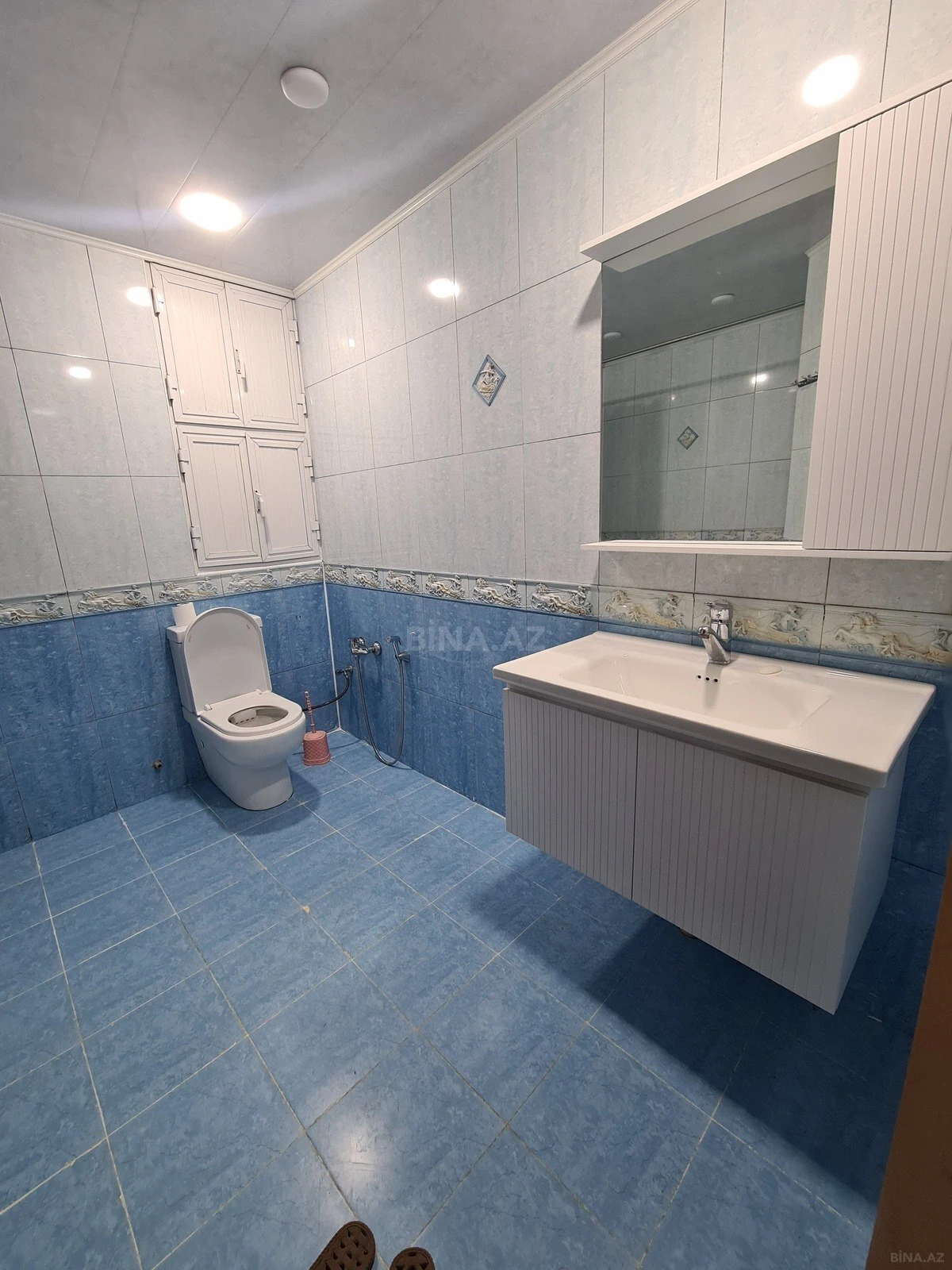 Kirayə verilir 2 otaqlı mənzil 85 m²