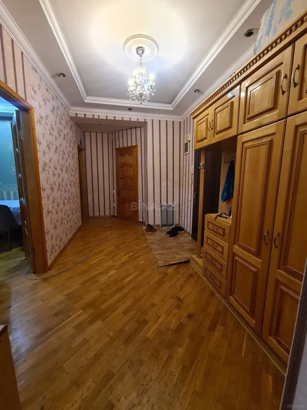 Kirayə verilir 2 otaqlı mənzil 85 m²