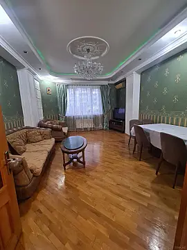 Kirayə verilir 2 otaqlı mənzil 85 m²