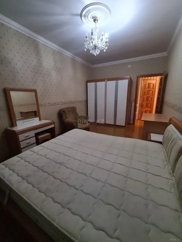 Kirayə verilir 2 otaqlı mənzil 85 m²