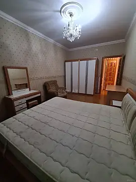 Kirayə verilir 2 otaqlı mənzil 85 m²