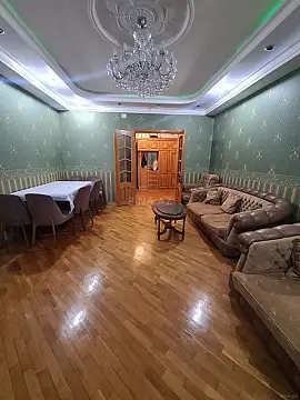 Kirayə verilir 2 otaqlı mənzil 85 m²