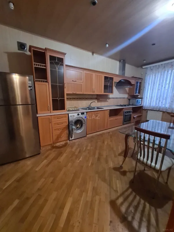 Kirayə verilir 2 otaqlı mənzil 85 m²