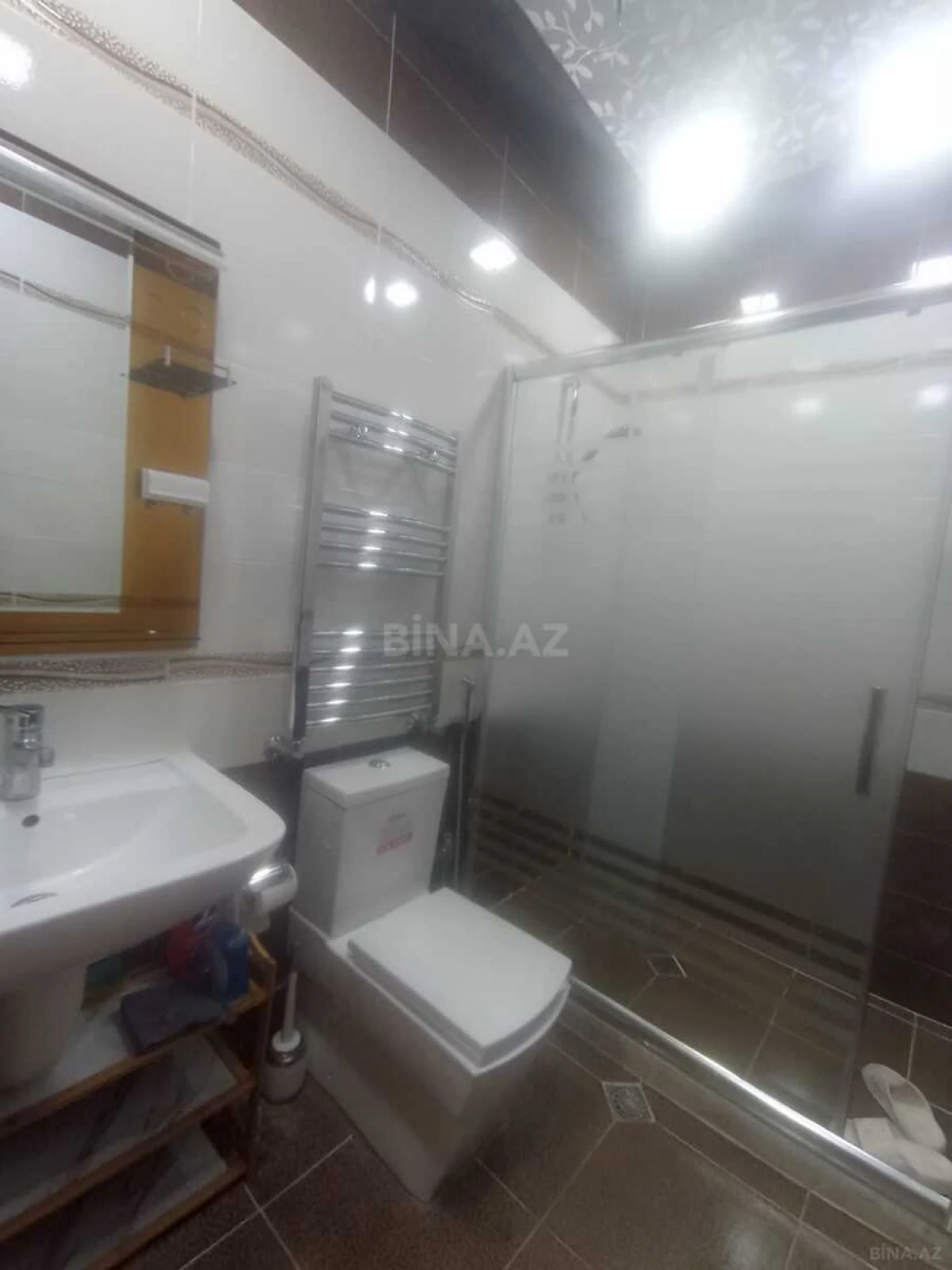 Kirayə verilir 2 otaqlı mənzil 97 m²