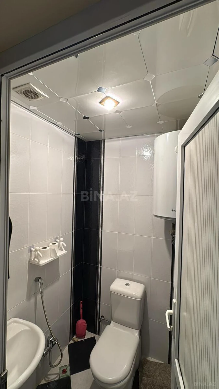 Kirayə verilir 3 otaqlı mənzil 141 m²