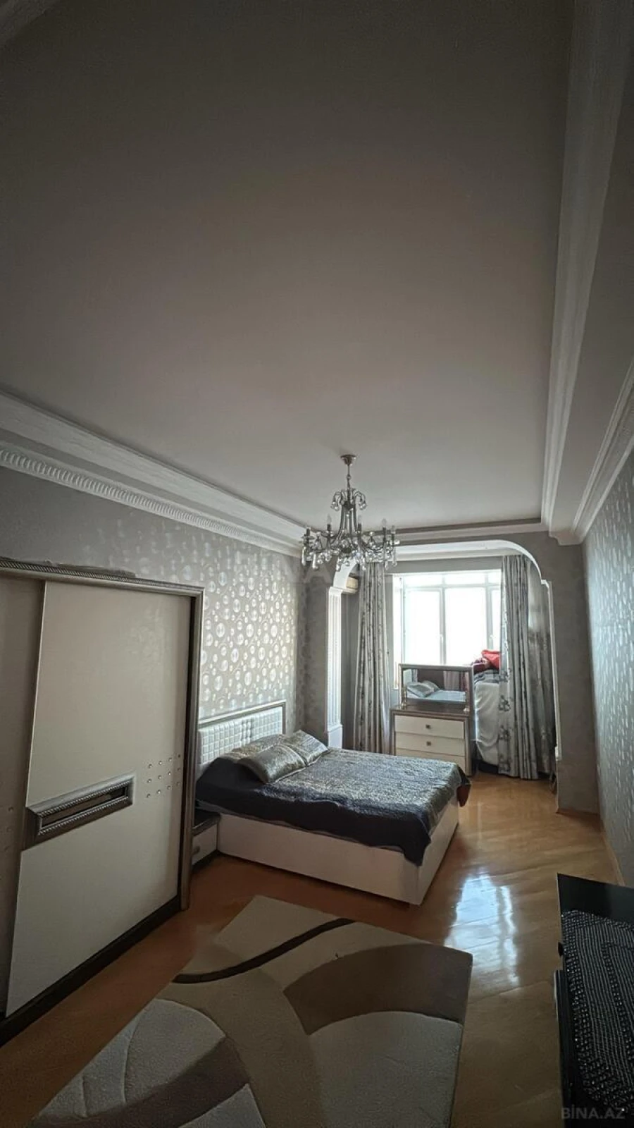 Kirayə verilir 3 otaqlı mənzil 141 m²