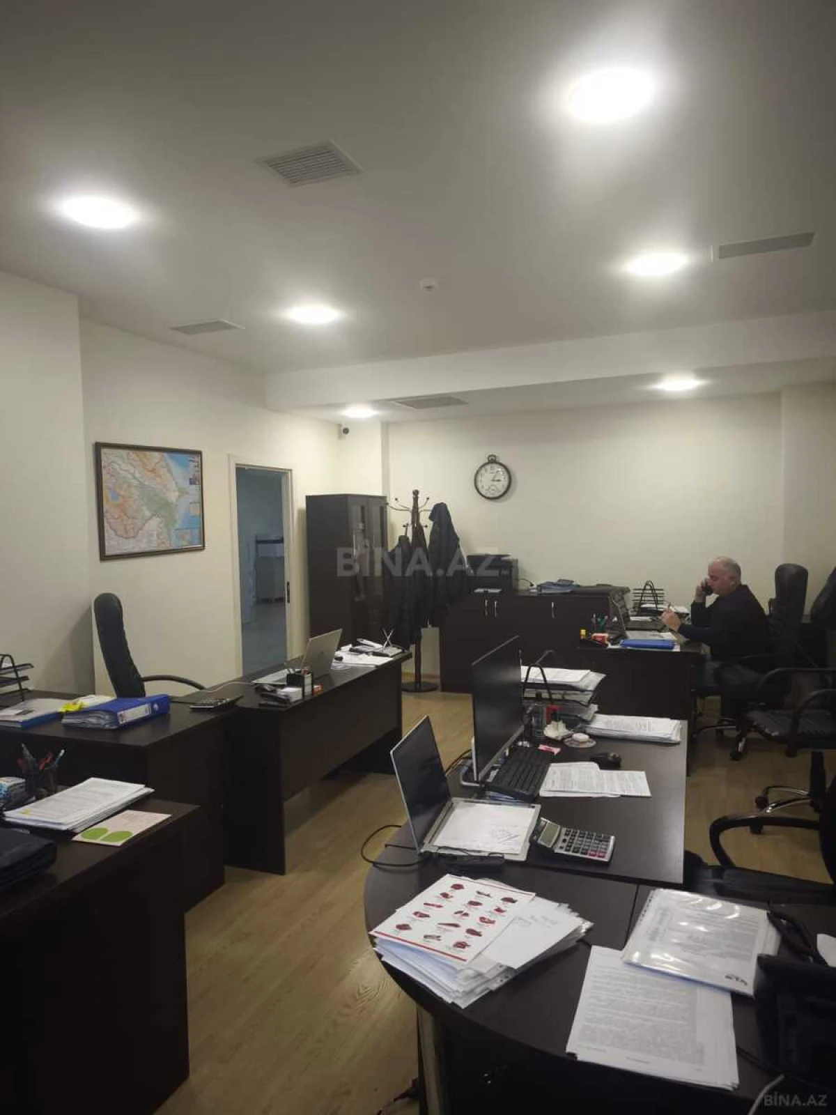 Satılır 7 otaqlı ofis 270.9 m²