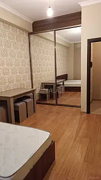 Satılır 1 otaqlı mənzil 42 m²
