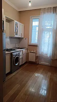 Satılır 1 otaqlı mənzil 42 m²