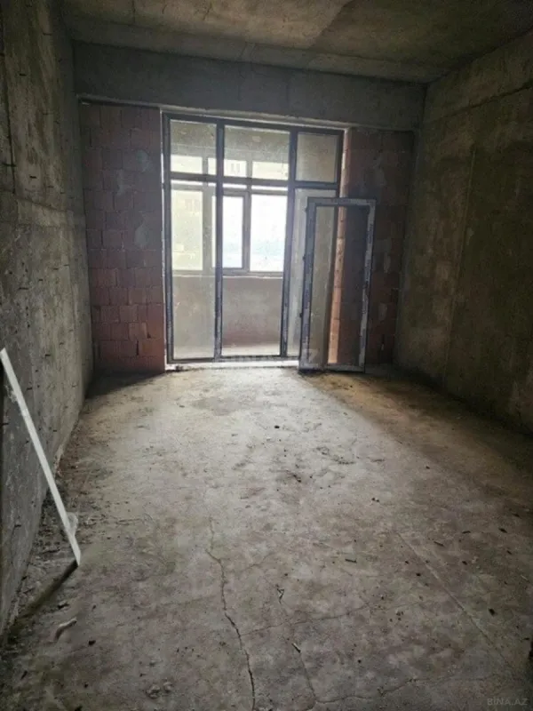 Satılır 2 otaqlı mənzil 100 m²