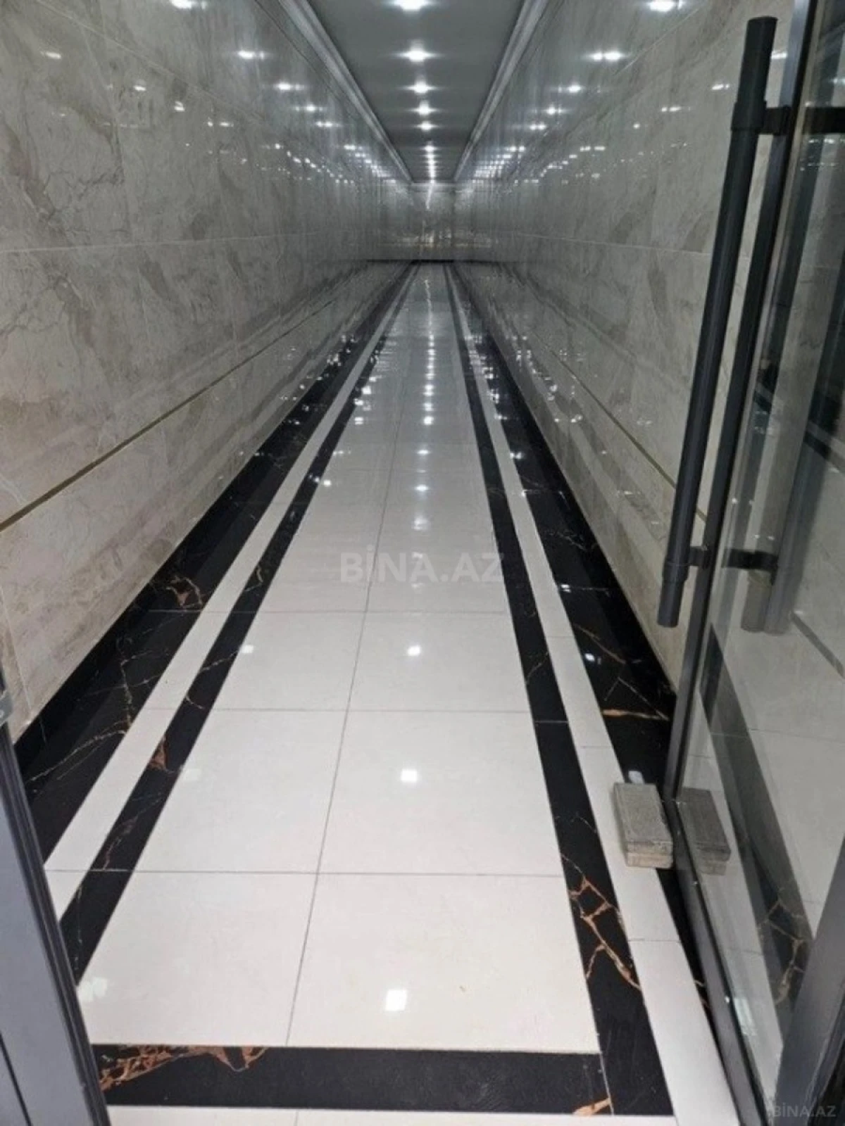 Satılır 2 otaqlı mənzil 100 m²