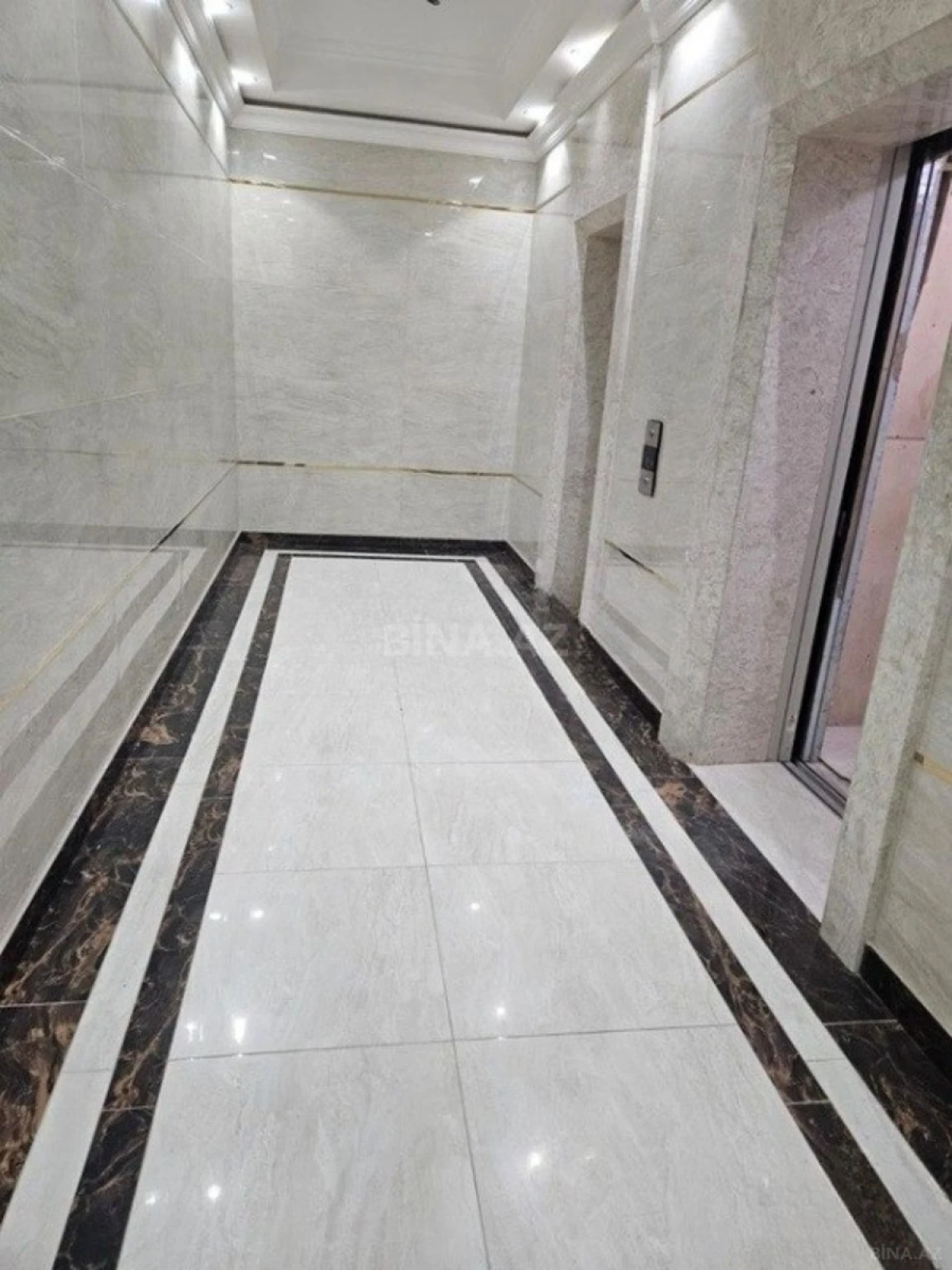 Satılır 2 otaqlı mənzil 100 m²