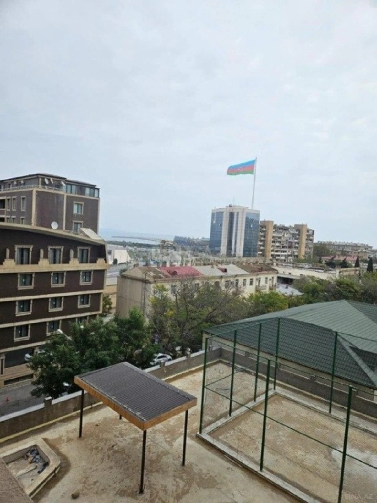 Satılır 2 otaqlı mənzil 100 m²