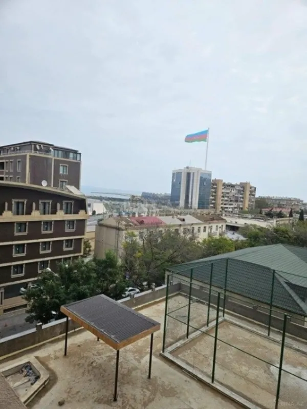 Satılır 2 otaqlı mənzil 100 m²