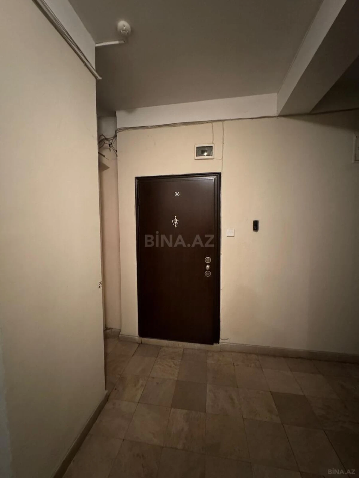 Satılır 4 otaqlı mənzil 185 m²